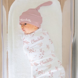 Baby Swaddle Decke mit Namen - Personalisierte Baby Mädchen Decke mit blush rosa Blättern - Newborn Fotoshooting mit Foto -