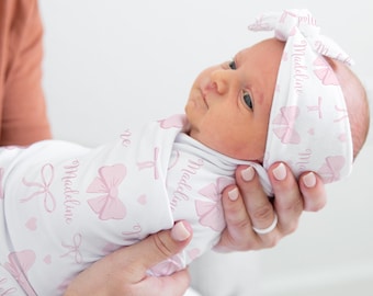 Pink Bow Swaddle Set with Name- Personalized Baby Girl Swaddle Blanket with Headband- Coquette Baby Gift -Hospital Outfit -Name blanket-S362