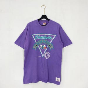Vintage 80s Charlotte Hornets T-Shirt Nutmeg NBA Sportswear Single Stitch Purple XLarge