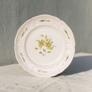 Prato decorativo Henriot Quimper em faiança francesa vintage.
