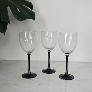 Vintage Luminarc Black Stem Wine Glasses – Made in France (1980s)