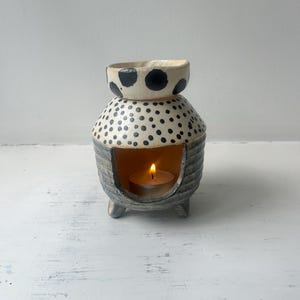 Danish wax melts burner white and grey with dots. Danish ceramic studio footed handmade pottery  aromatherapy perfume oil burner for hygge.