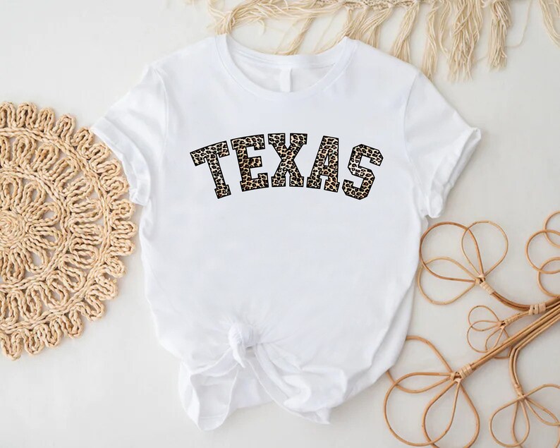 Leopard Texas Shirt,Texas Fan Shirt,Texas Girl Shirt, Gift For Texan,Texas Tshirt,Texas Girls Trip Shirt,Texas Lover Shirt,Family Trip Shirt bild 4