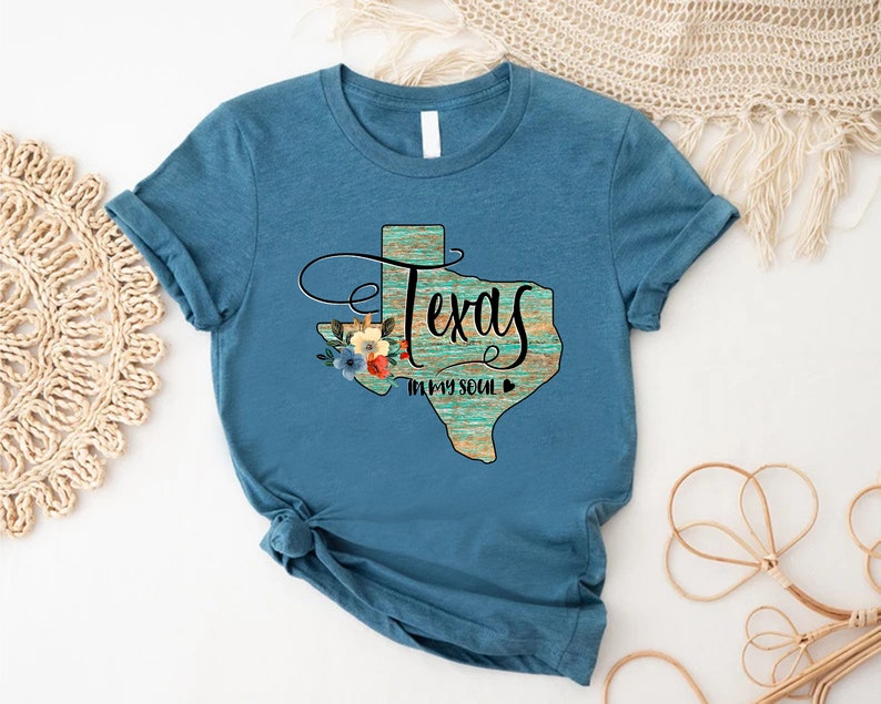 a t - shirt with the word texas on it