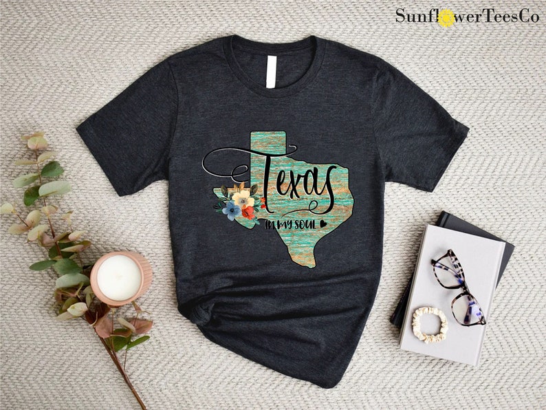a t - shirt with the word texas on it