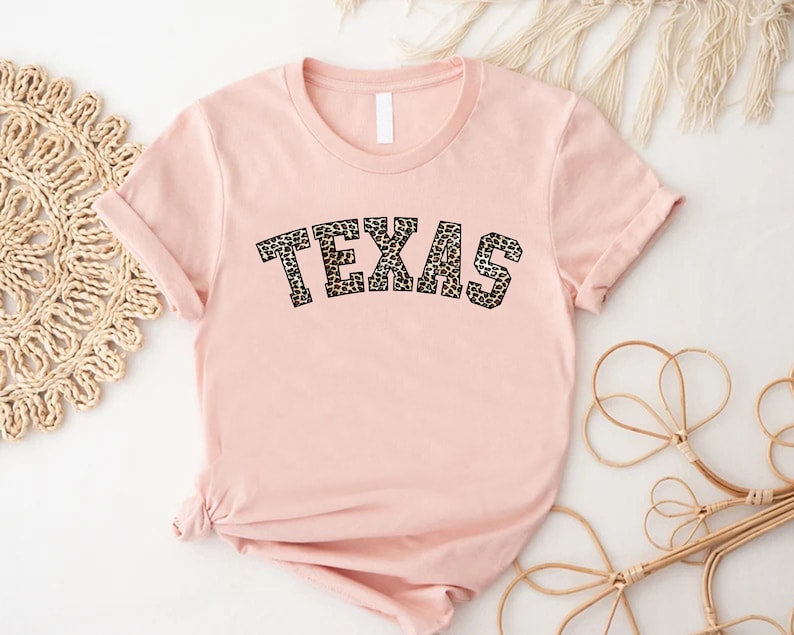 Leopard Texas Shirt,Texas Fan Shirt,Texas Girl Shirt, Gift For Texan,Texas Tshirt,Texas Girls Trip Shirt,Texas Lover Shirt,Family Trip Shirt bild 2