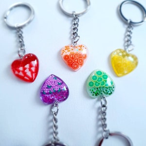 Handmade keychains with fruit pieces / fruit keychains / gift idea / fruitlovers / handmade keychains / fruits / colourful keychains