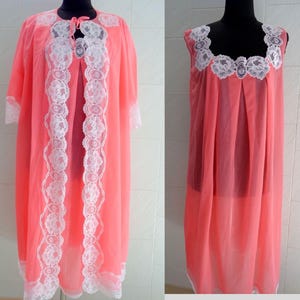 Vintage Italian Coral Bridal Peignoir Set – Sheer Lace Robe and Nightgown – Honeymoon Morning Lingerie – Size M image 3