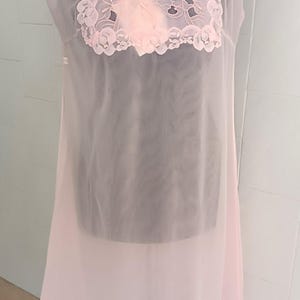 Vintage Italian Pink Bridal Peignoir Set – Sheer Lace Robe and Nightgown – Honeymoon Morning Lingerie – Size M (46) image 4