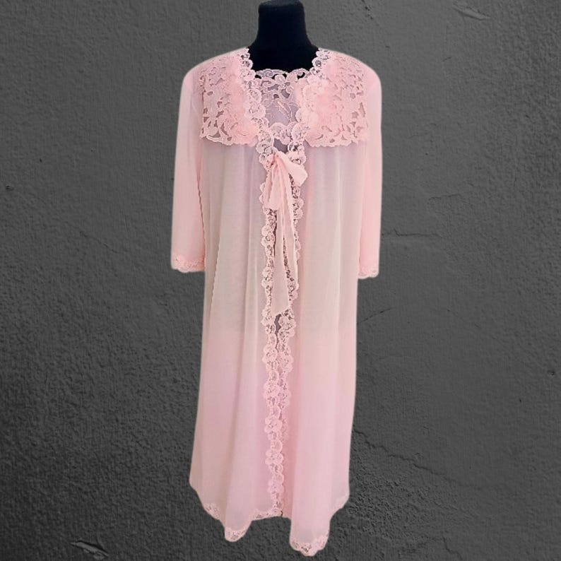 Vintage Italian Pink Bridal Peignoir Set – Sheer Lace Robe and Nightgown – Honeymoon Morning Lingerie – Size M (46) image 1
