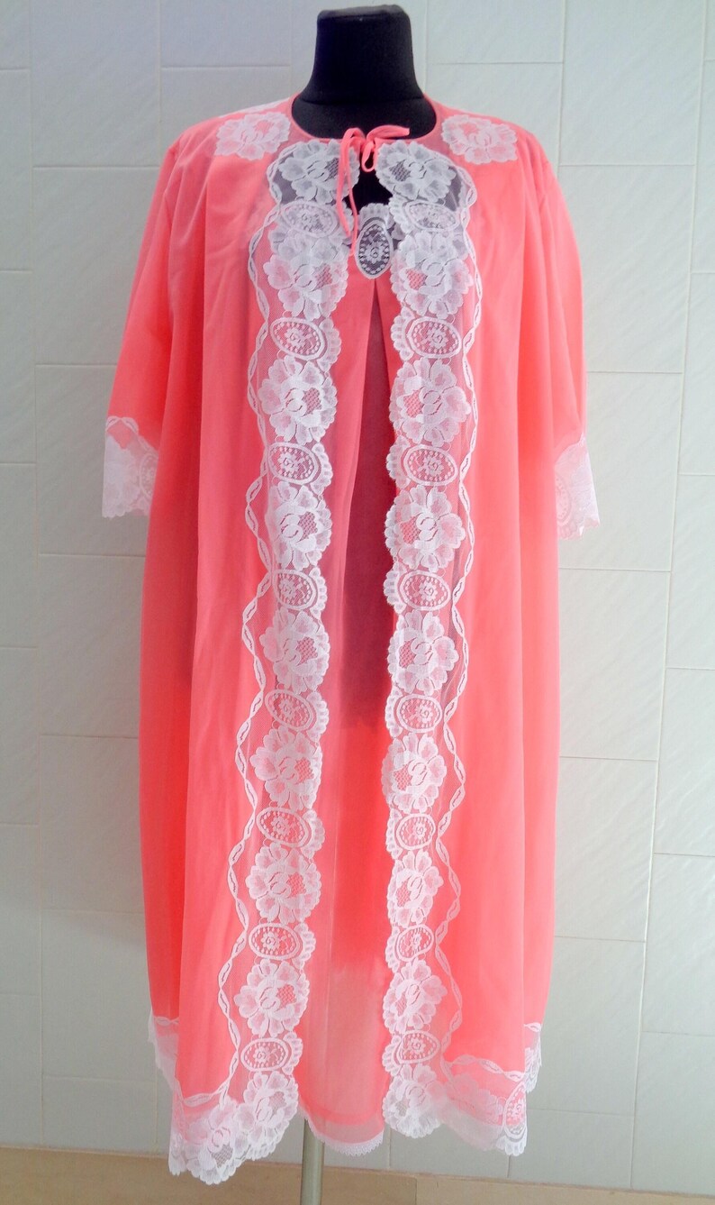 Vintage Italian Coral Bridal Peignoir Set – Sheer Lace Robe and Nightgown – Honeymoon Morning Lingerie – Size M image 4