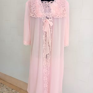 Vintage Italian Pink Bridal Peignoir Set – Sheer Lace Robe and Nightgown – Honeymoon Morning Lingerie – Size M (46) image 3