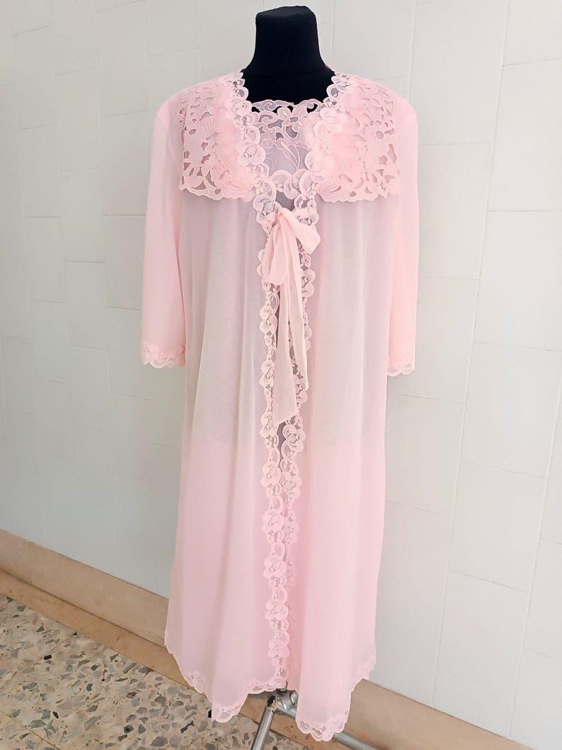 Vintage Italian Pink Bridal Peignoir Set – Sheer Lace Robe and Nightgown – Honeymoon Morning Lingerie – Size M (46) image 3