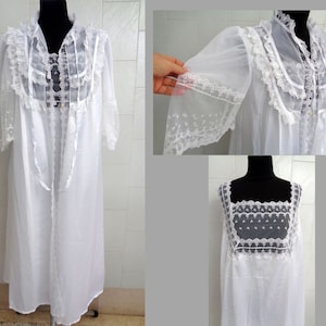 Vintage Italy 70s Biconf set Peignoir night dress lingerie bridal Italy rafined white color floral lace Peignoir set Nightdress Robe