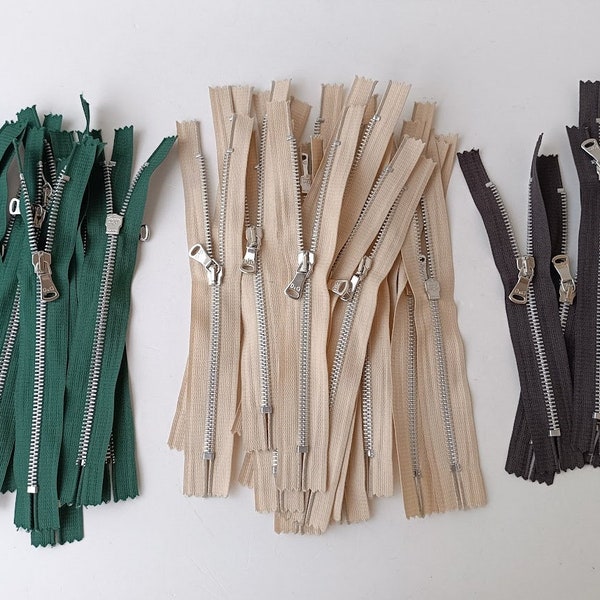 Close-End Metal Zipper beige 20cm/ Green 20cm / black 16cm Made in Italy,  Zipper brand new from a stock by  BaP Zip Italy