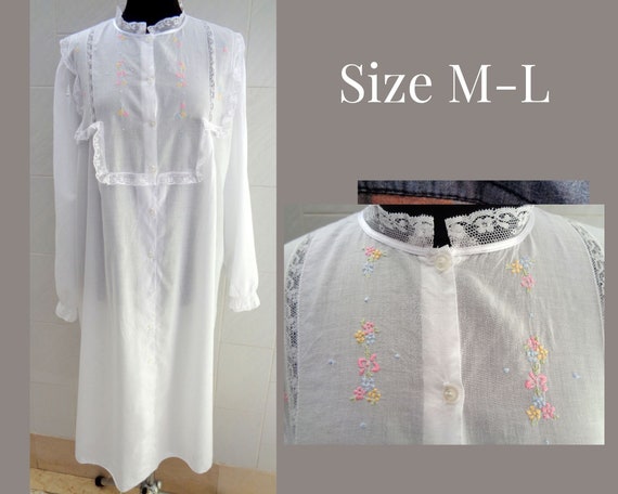 Vintage Italy marked Karel white cotton long embr… - image 1