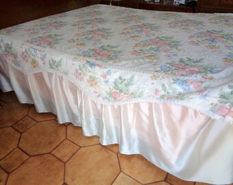 Vintage Italian Mid Century Cream Bedspread, Floral Stamped Satin Coverlet, Ruffled Edges 250×260 cm