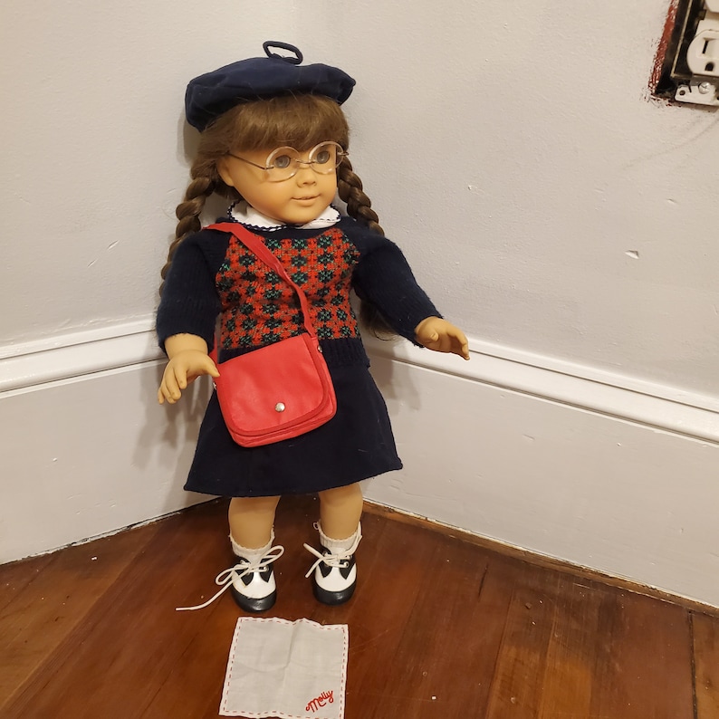 Original Pleasant Company American Girl Doll Molly Mcintire Original