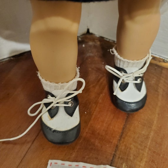 Vintage shoe shop company molly