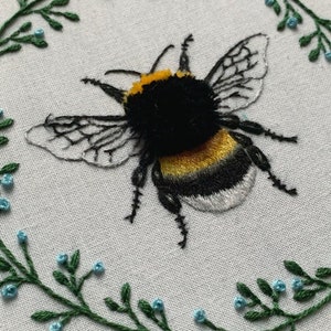 Fuzzy Bee Hand Embroidery Needle Painting, Thread Painting, Instant Download Step by Step PDF Pattern, Suitable for Beginners image 2