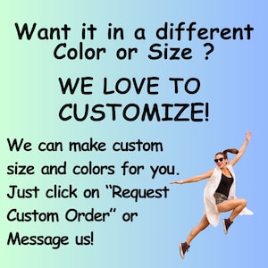 Puede incluir: Texto que dice "&iquest;Lo quieres en un color o tama&ntilde;o diferente? &iexcl;NOS ENCANTA PERSONALIZAR! Podemos hacer tama&ntilde;os y colores personalizados para ti. Simplemente haz clic en "Solicitar pedido personalizado" o env&iacute;anos un mensaje!" con una mujer saltando en el aire con los brazos extendidos.