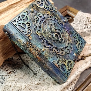 Grimoire journal with dragon lock and key, Witchy junk journal with lock, dragon Gothic journal handmade, Thick notebook, Diary with lock