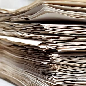 Fogli di carta invecchiati per diari fatti a mano, naturalmente macchiati con il tè, carta da lettere antica, carta antica fatta a mano 8x11 per la stampa, fai da te