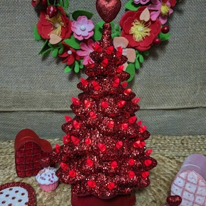 Wide red glitter Valentine's day ceramic  tree