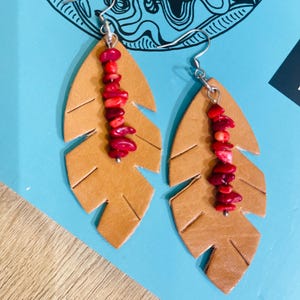 手作りの本革イヤリング、軽量で存在感のあるジュエリー、レザーイヤリング