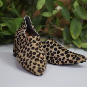 leather mules,leather flats,cowhide hair-on mules,leather closed toe shoes,womens shoes,greek leather shoes,pointed shoes,leopard mules