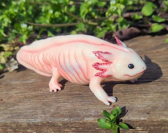 Leucistic Axolotl Resin Figure Realistic Handpainted - Cute Desk Pet  Sculpture