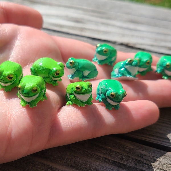 Micro Frogs- Hand painted Resin Frog Figurine - Cute Desk Pet  Sculpture