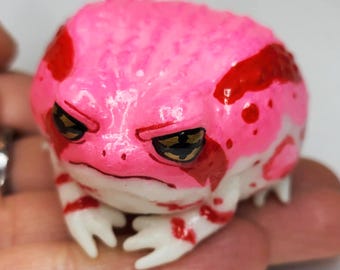 Pink Rain Frog Figure - Wobbling Hand Painted Realistic Resin Frog - Cute Desk Pet  Sculpture