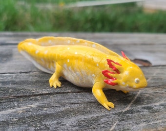 Gold Albino Axolotl Resin Figure Realistic Handpainted - Cute Desk Pet  Sculpture