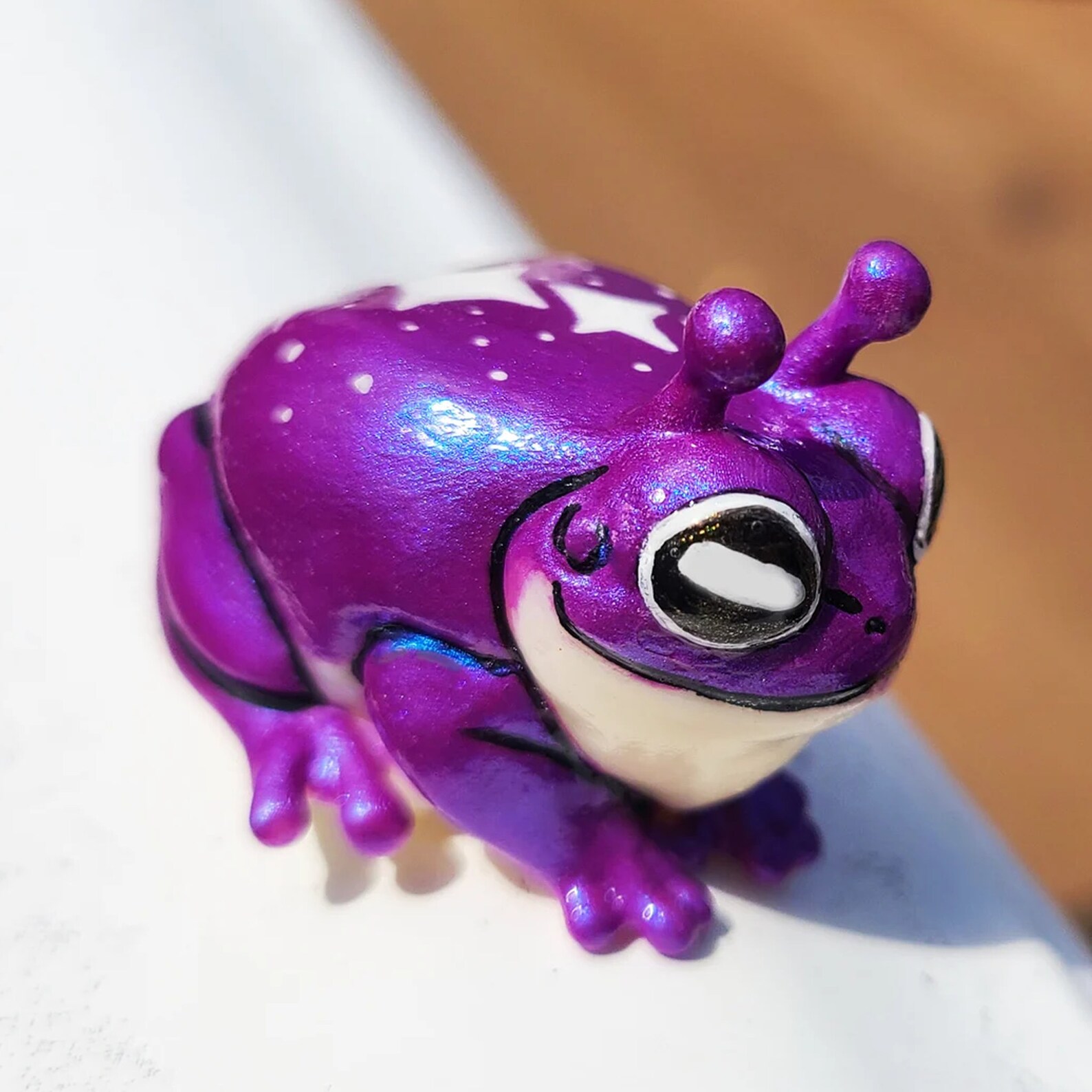 Alien Tree Frog Friend - Hand Painted Resin Frog Figurine - Multiple ...
