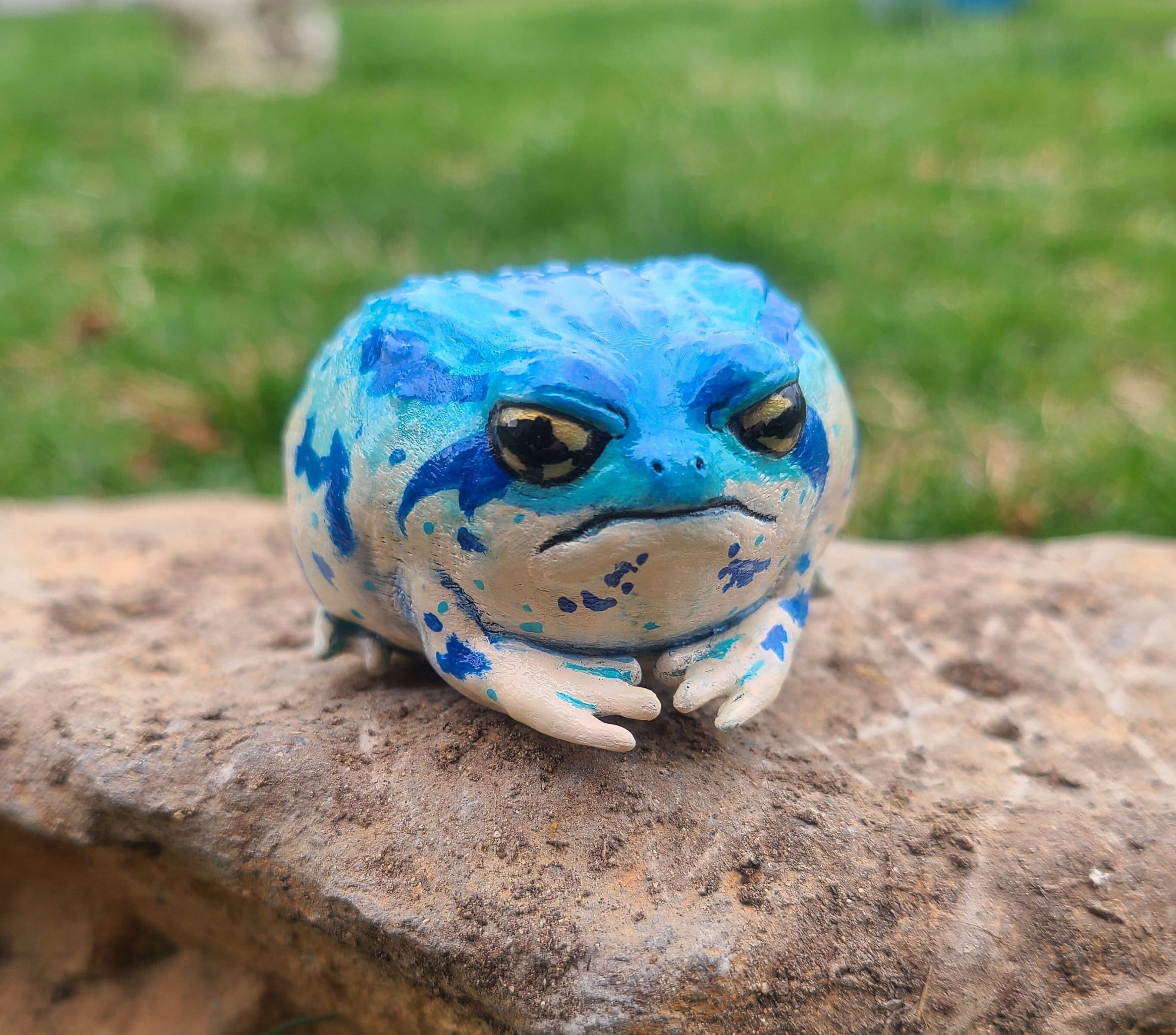 Blueberry Rain Frog Figure - Wobbling Hand Painted Realistic Resin