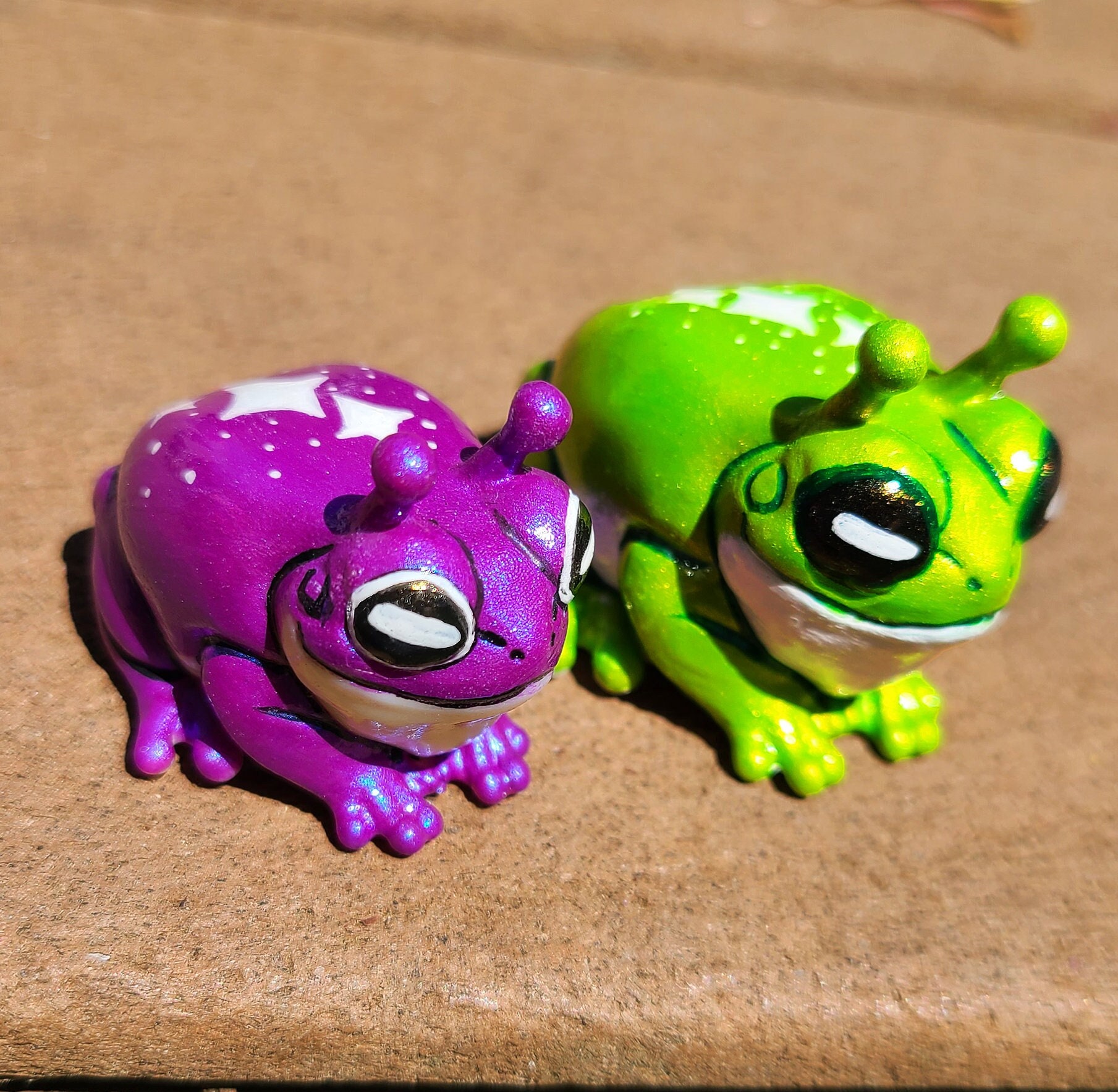 Alien Tree Frog Friend - Hand Painted Resin Frog Figurine - Multiple ...