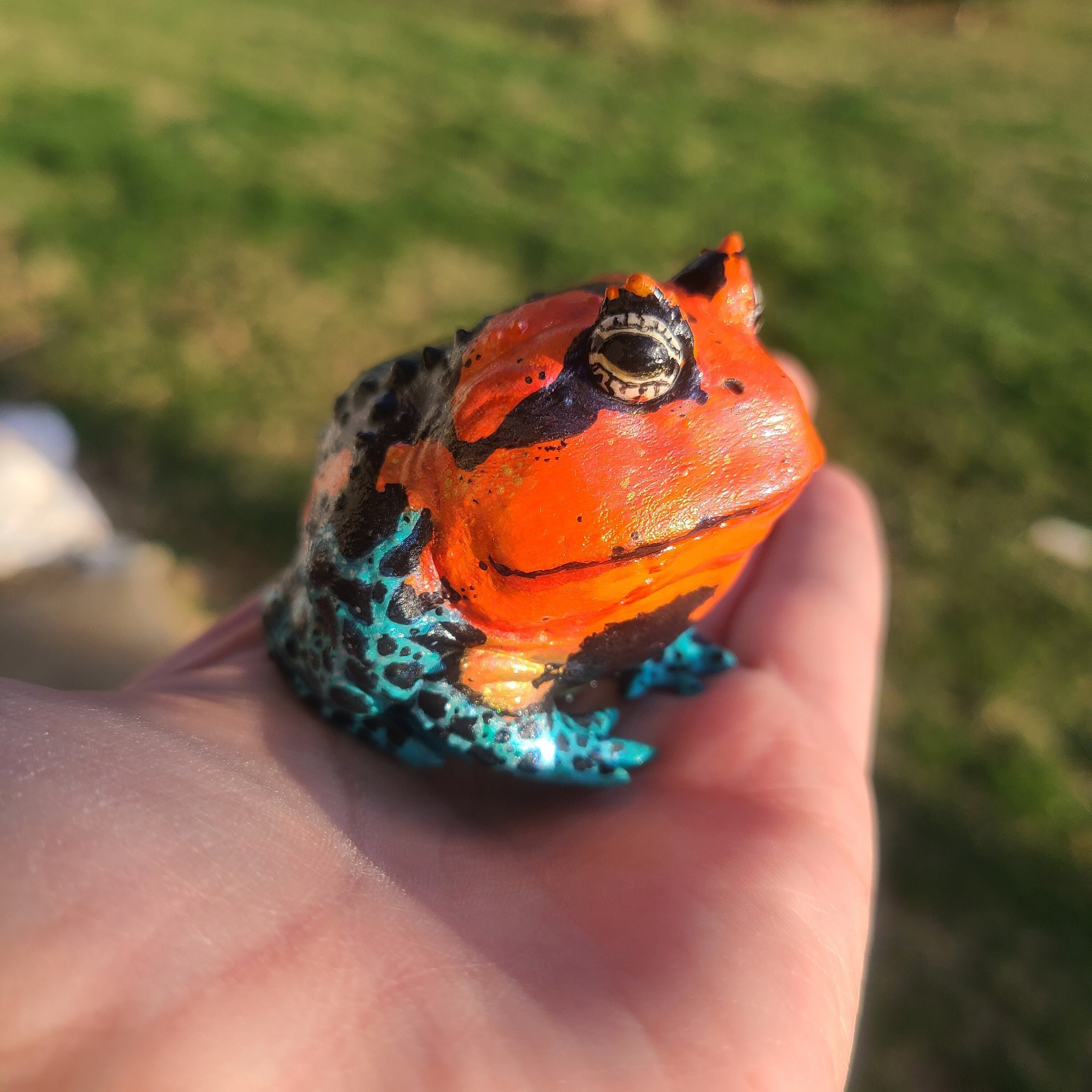Poison Pacman - Dart Horned Frog Hand Painted Realistic Resin Frog