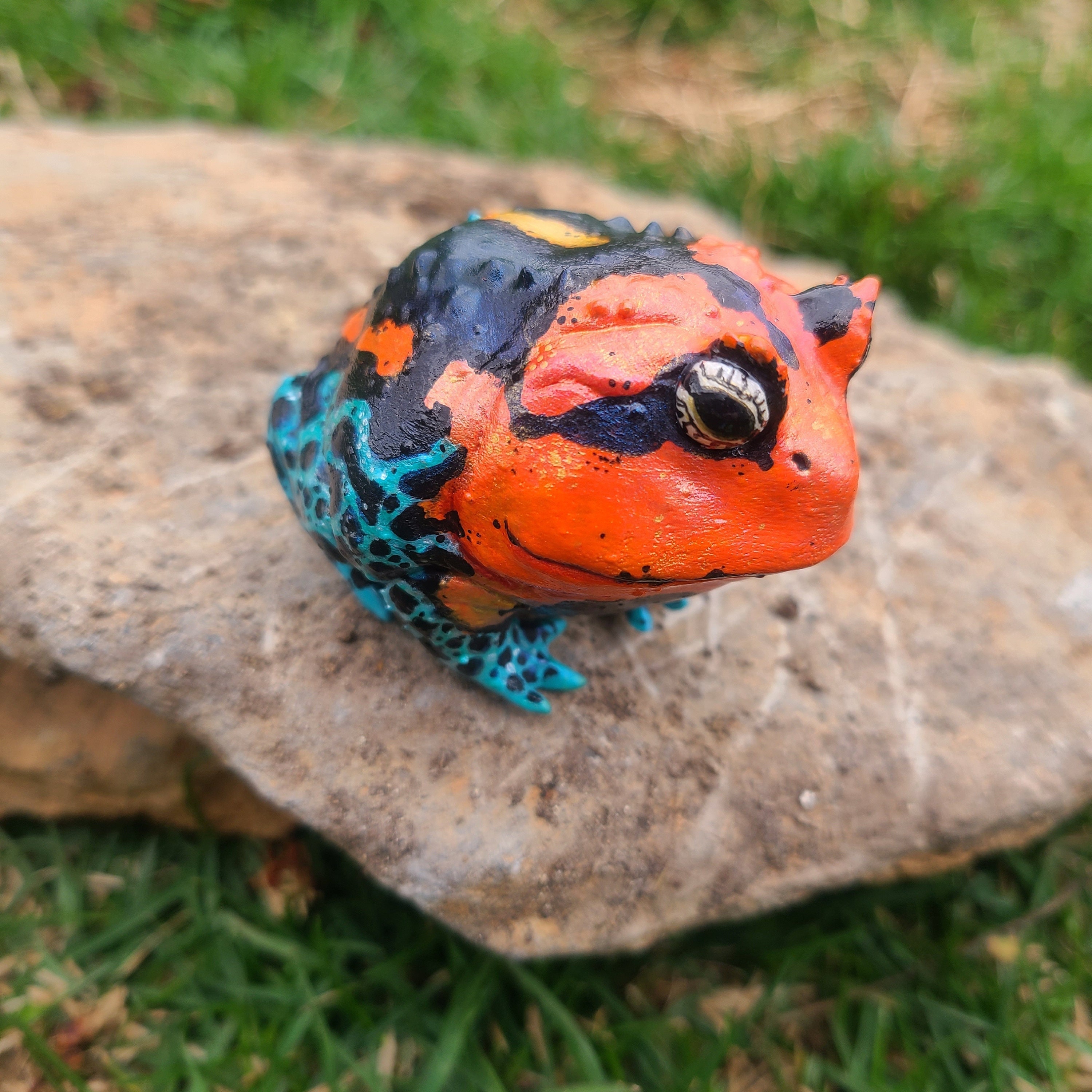 Poison Pacman - Dart Horned Frog Hand Painted Realistic Resin Frog