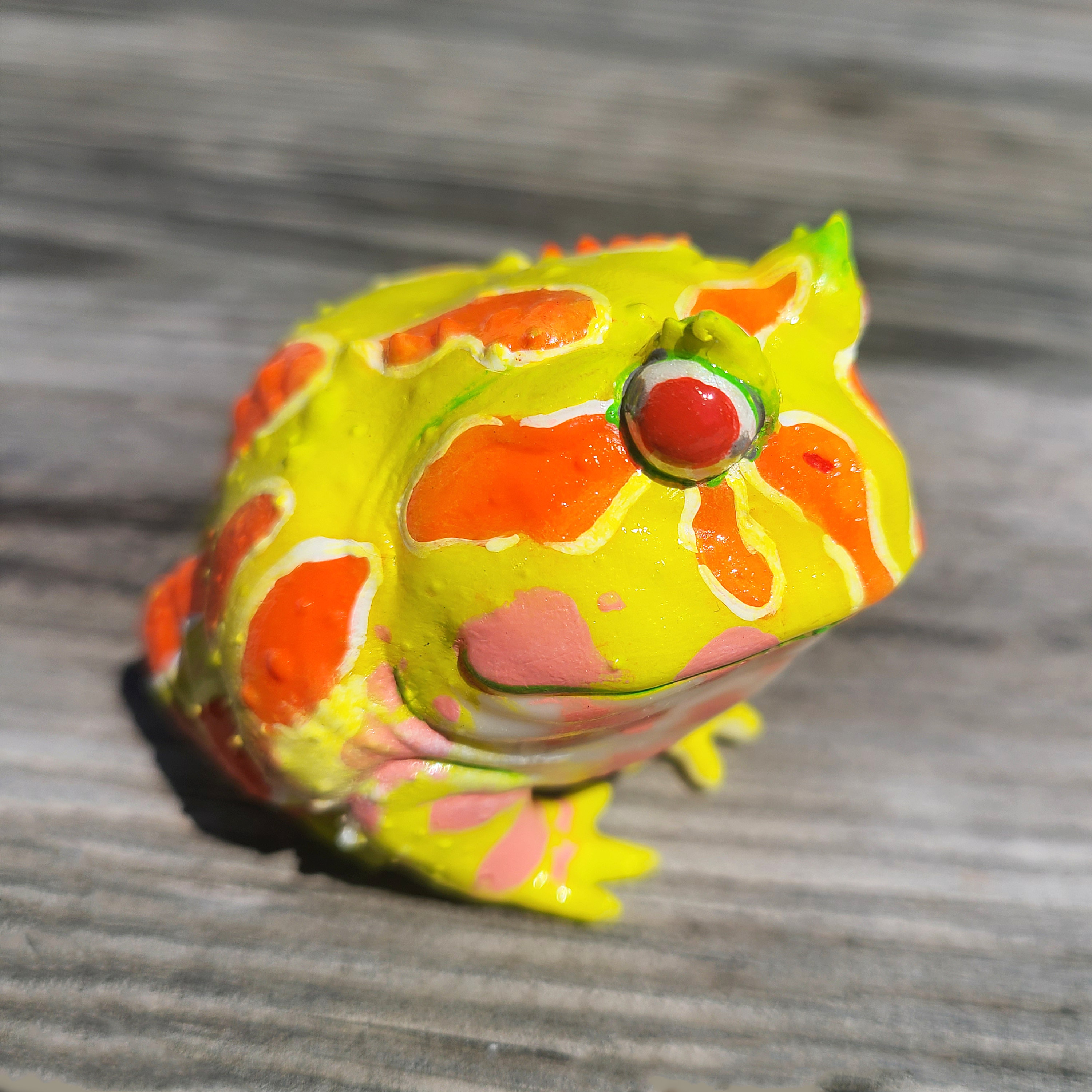 Albino Pacman Frog Figure Realistic Handpainted Resin - Cute Desk Pet  Sculpture