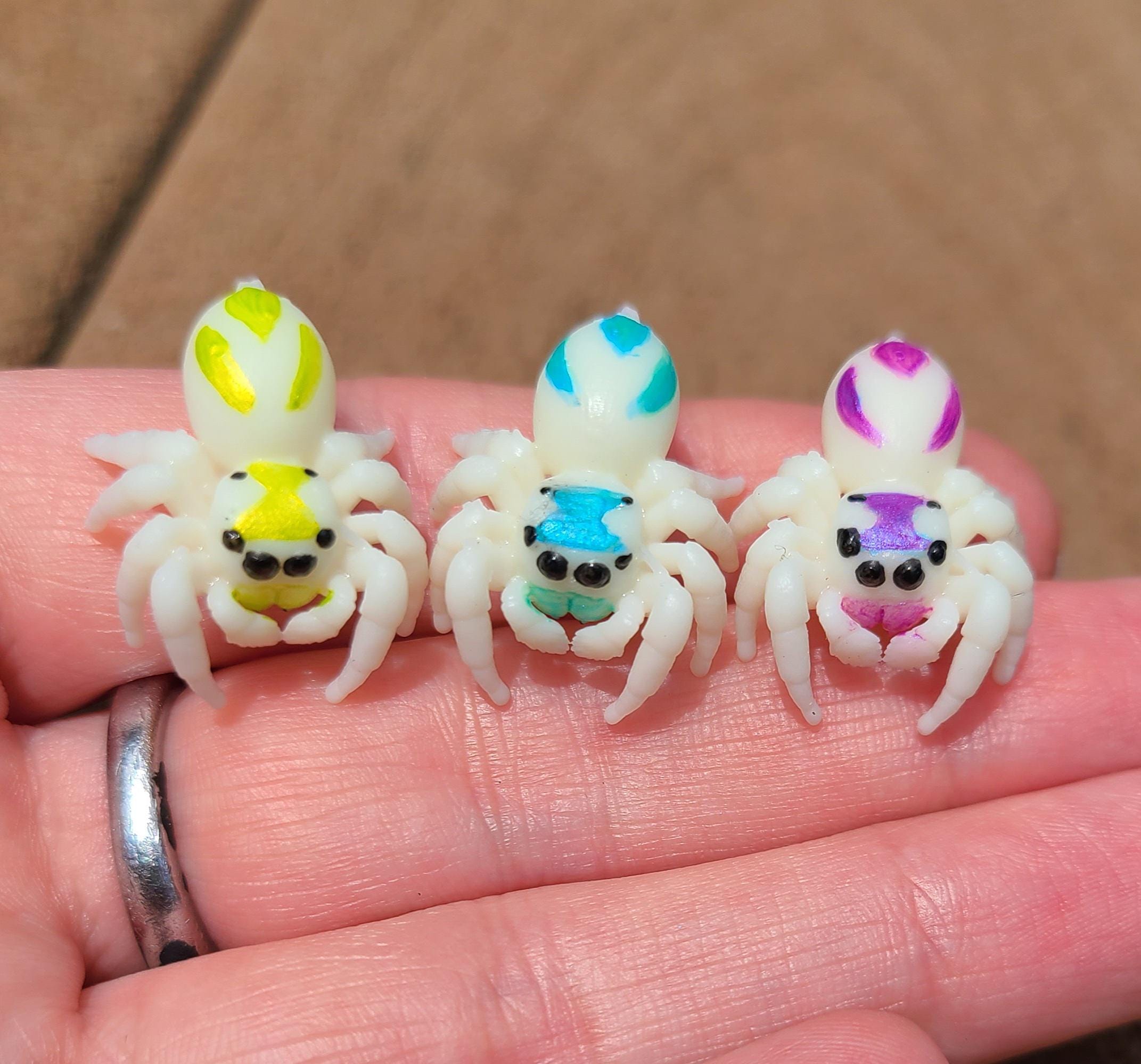 Mini Spooder - Baby Jumping Spider Figure - Iridescent Markings