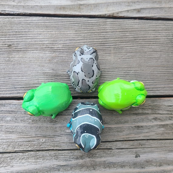 アメリカアマガエルの友達 - 手描き樹脂製カエルの置物 - かわいい