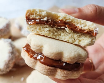 Alfajores (Dulce de Leche biscuits sandwich)