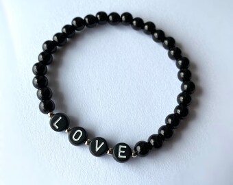 Perlenarmband schwarz „Love“ Buchstaben Schriftzug