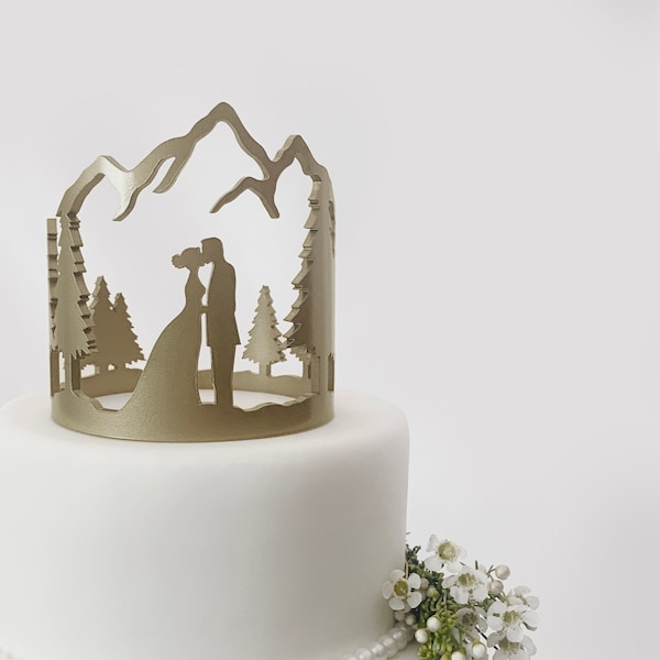 Topper de gâteau de mariage de montagne | Couronne acrylique peinte et gravée sur mesure | Souvenir de couple de silhouette