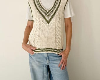 Tennis-style vest in untreated cotton, perfect to wear alone or with a t-shirt