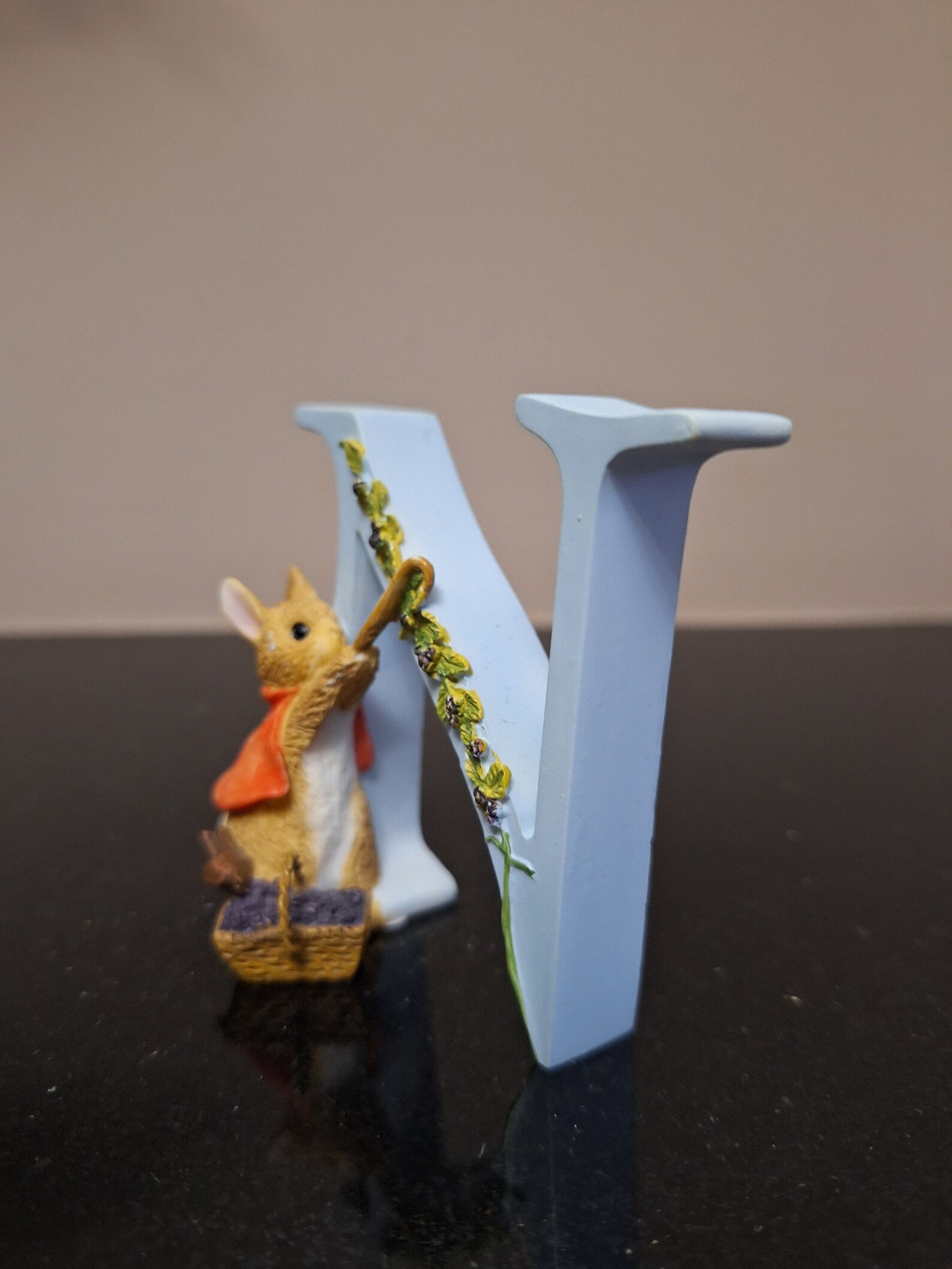 Enesco Peter Rabbit Alphabet Figurine Letter ''n