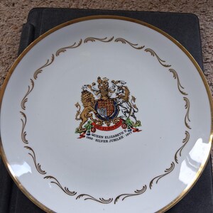 Royal Stafford bone china collectible souvenir plate silver jubilee 1977