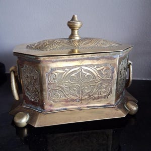 Lovely French tabacco brass box