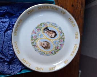 Pride Of Britain Royal Marriage Souvenir Produced By Wood